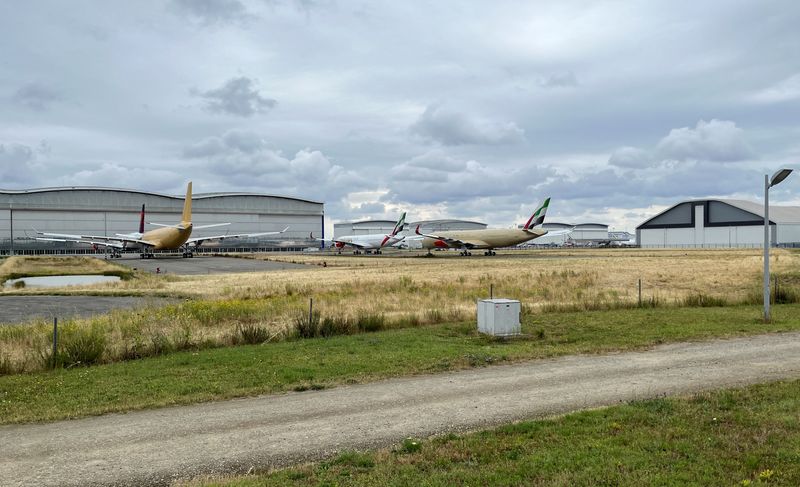 © Reuters. Undelivered Airbus wide-bodied jets are seen parked without engines outside the former A380 factory, near Toulouse, as Airbus faces continued supply chain difficulties, France, June 22, 2024, REUTERS/Tim Hepher