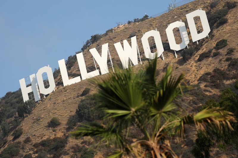 © Reuters. FILE PHOTO: The Hollywood sign is seen in Hollywood, Los Angeles, California, U.S. October 19, 2017. REUTERS/Lucy Nicholson/File Photo