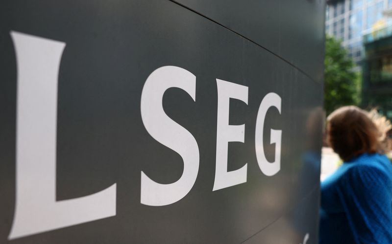 © Reuters. FILE PHOTO: Signage for the London Stock Exchange Group is seen outside of offices in Canary Wharf in London, Britain, August 3, 2023. REUTERS/Toby Melville/File Photo