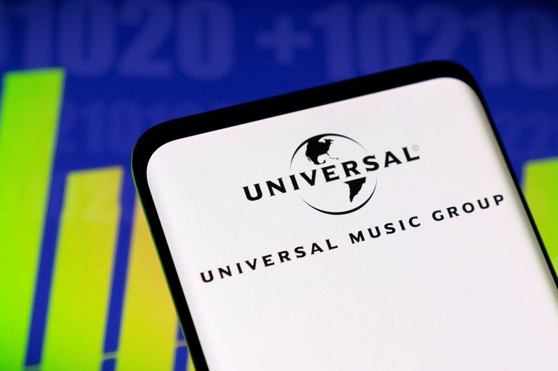 © Reuters. FILE PHOTO: Universal Music Group logo and stock graph seen displayed in this illustration taken, May 3, 2022. REUTERS/Dado Ruvic/Illustration/File Photo