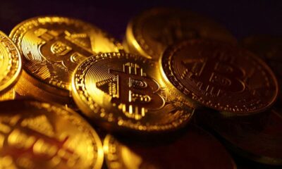 © Reuters. FILE PHOTO: Physical representations of the bitcoin cryptocurrency are seen in this illustration taken October 24, 2023. REUTERS/Dado Ruvic/Illustration/File Photo