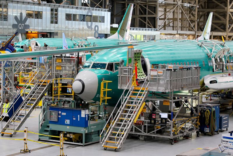 © Reuters. FILE PHOTO: Boeing 737 MAX aircraft are assembled at the company’s plant in Renton, Washington, U.S. June 25, 2024. Jennifer Buchanan/Pool via REUTERS/File Photo