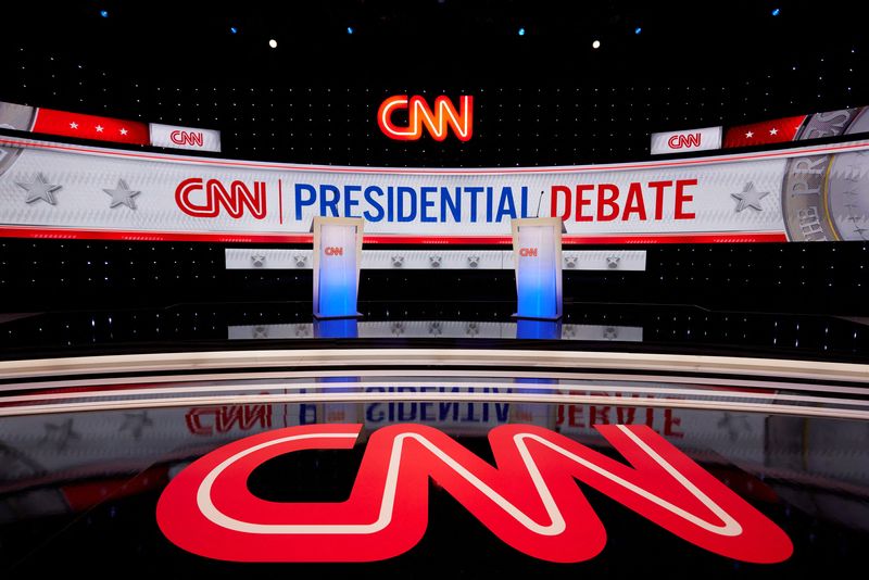 © Reuters. The stage set for the first 2024 debate between U.S. President Joe Biden and former U.S. President and Republican presidential candidate Donald Trump, in Atlanta, Georgia, U.S., June 26, 2024, in this handout picture. John Nowak/CNN/Handout via REUTERS/File photo