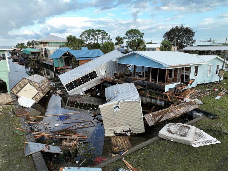 © Reuters. FILE PHOTO: View of a damaged property after the arrival of Hurricane Idalia in Horseshoe Beach, Florida, U.S., August 31, 2023. REUTERS/Julio Cesar Chavez/File Photo