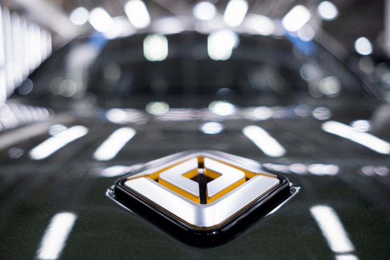 © Reuters. FILE PHOTO: A view shows a second-generation R1S at electric auto maker Rivian's manufacturing facility in Normal, Illinois, U.S. June 21, 2024.  REUTERS/Joel Angel Juarez/File Photo