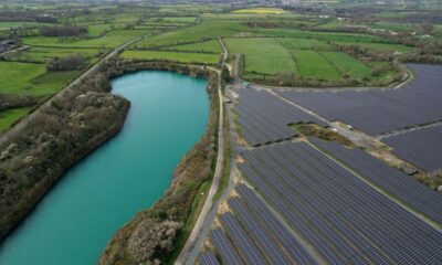 © Reuters. FILE PHOTO: A drone view shows solar panels at a photovoltaic park in Sevremoine near Cholet, France, March 25, 2024. REUTERS/Stephane Mahe/File Photo