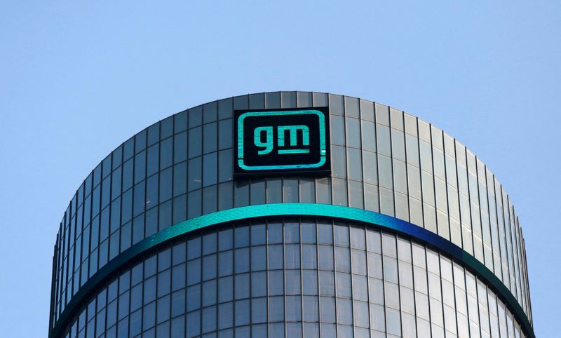 © Reuters. FILE PHOTO: The new GM logo is seen on the facade of the General Motors headquarters in Detroit, Michigan, U.S., March 16, 2021. .  REUTERS/Rebecca Cook/File Photo