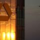 © Reuters. FILE PHOTO: The logo of Germany's Commerzbank is seen in the late evening sun on top of its headquarters in Frankfurt, Germany, September 29, 2016. REUTERS/Kai Pfaffenbach/File Photo