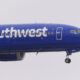 © Reuters. FILE PHOTO: Southwest airline pilots approach to land at San Diego International airport in San Diego, California, U.S., May 18, 2023. REUTERS/Mike Blake/File Photo