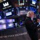 © Reuters. A trader works on the trading floor at The New York Stock Exchange (NYSE) following the Federal Reserve rate announcement, in New York City, U.S., September 18, 2024. REUTERS/Andrew Kelly