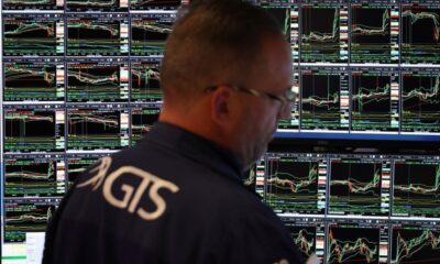 © Reuters. A trader works on the trading floor at The New York Stock Exchange (NYSE), in New York City, U.S., September 18, 2024. REUTERS/Andrew Kelly/File Photo