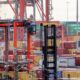 © Reuters. A worker moves shipping containers at the Port Authority of New York and New Jersey in, Newark, New Jersey, U.S., September 30, 2024. REUTERS/Caitlin Ochs